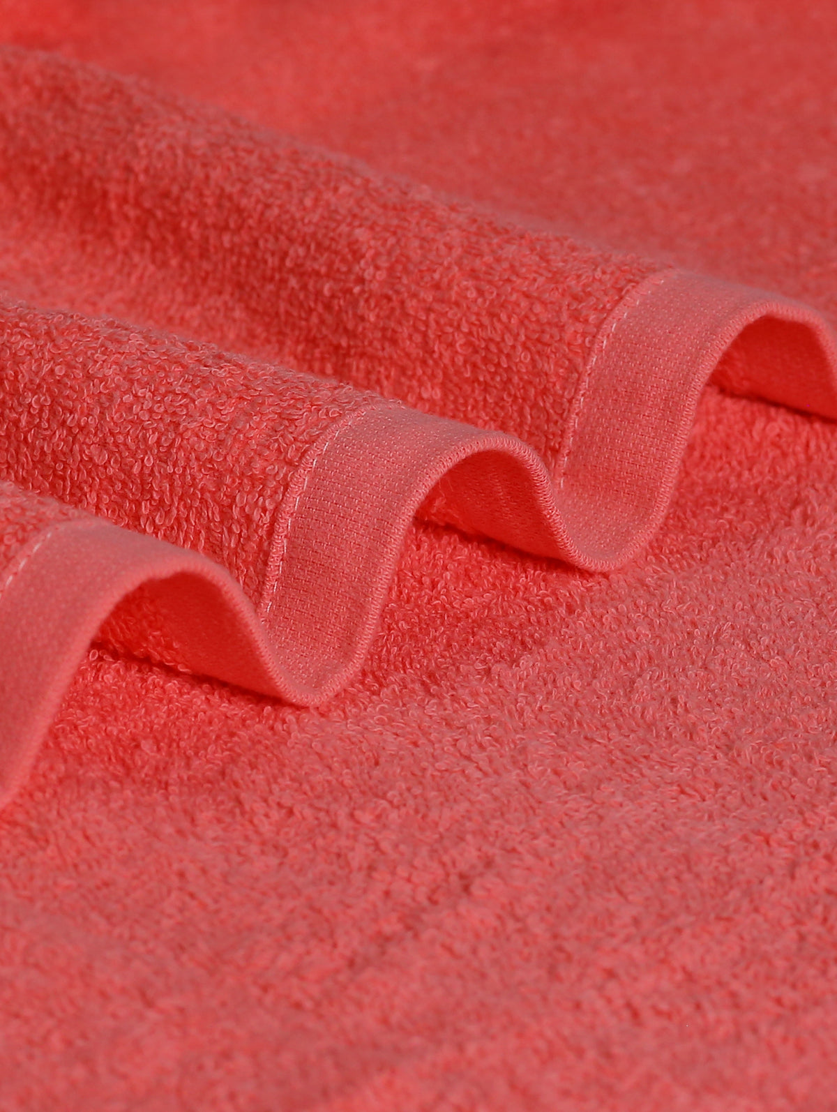 Pink ring-spun cotton bath towel, 27x58 inches – main product view