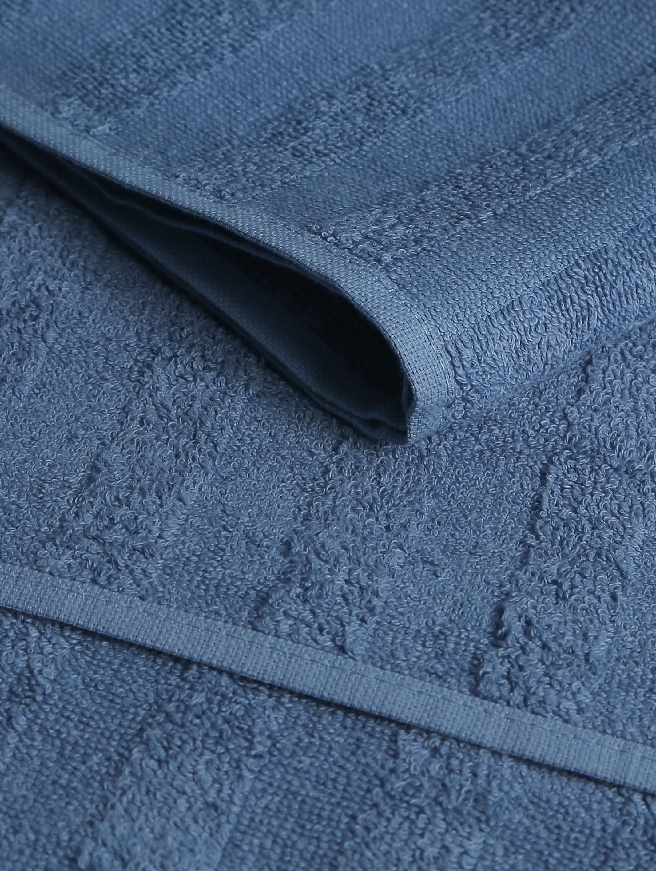 Blue ring-spun cotton guest towels, 12x21 inches – additional view