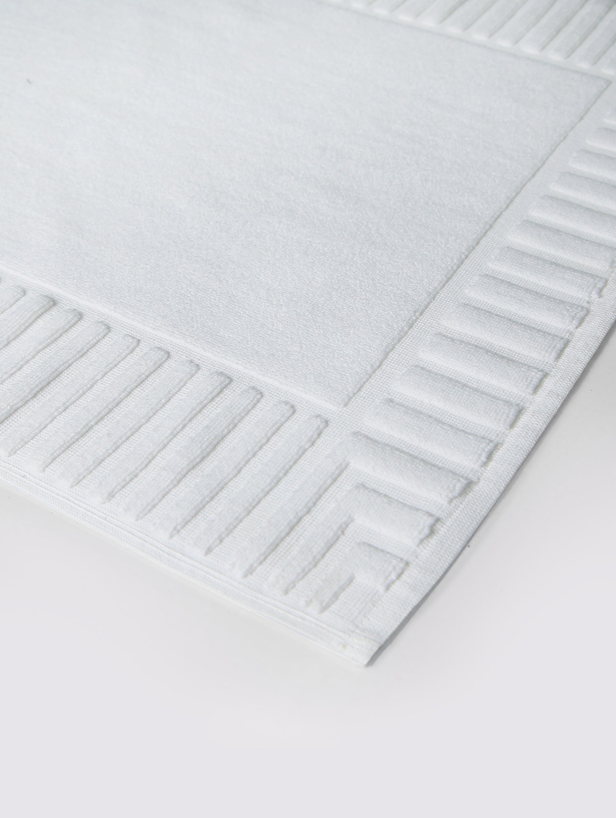 White bathroom bath mat, pack of 1 – additional view