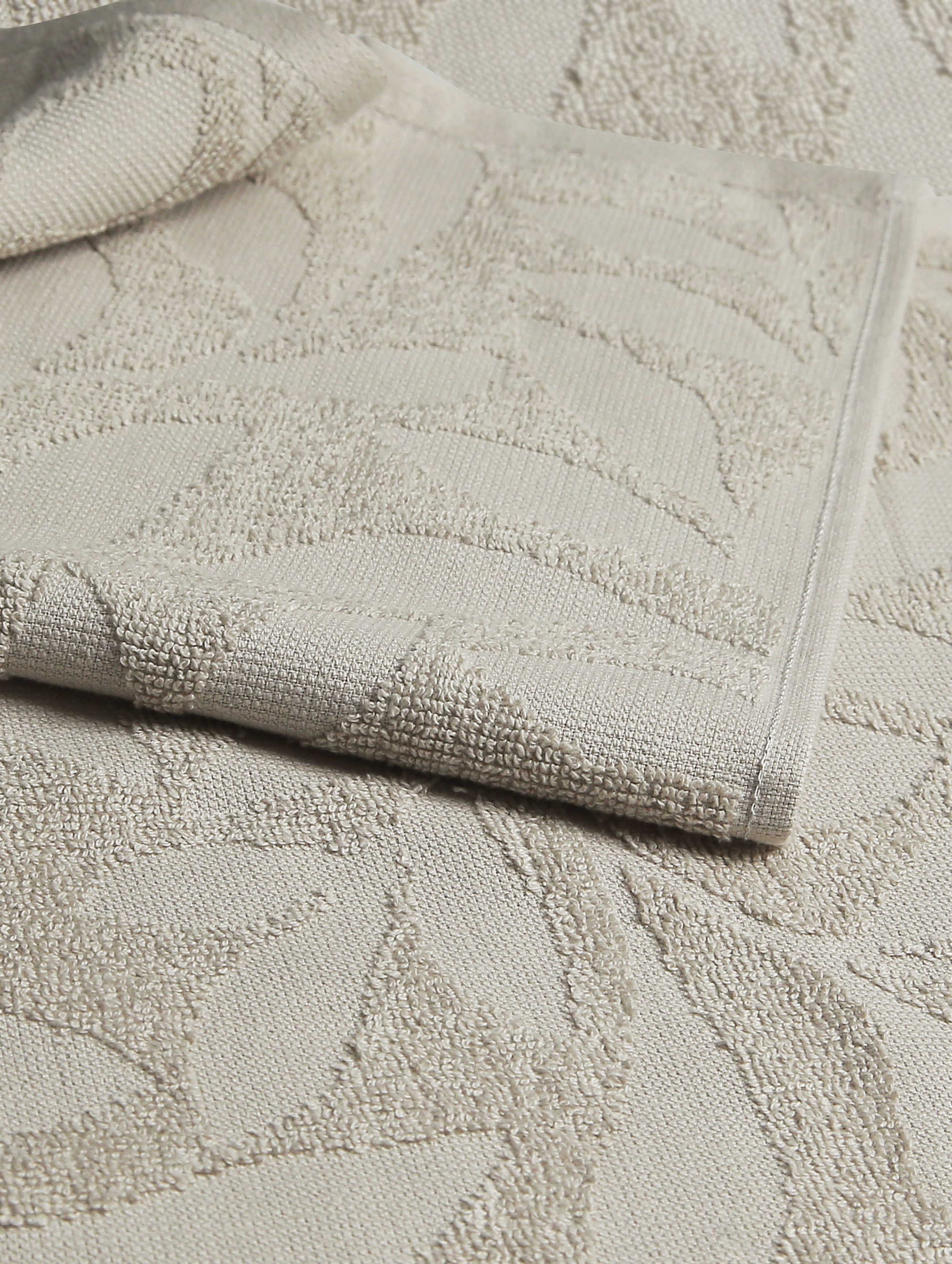 Taupe ring-spun cotton guest towels, 12x20 inches – product detail view