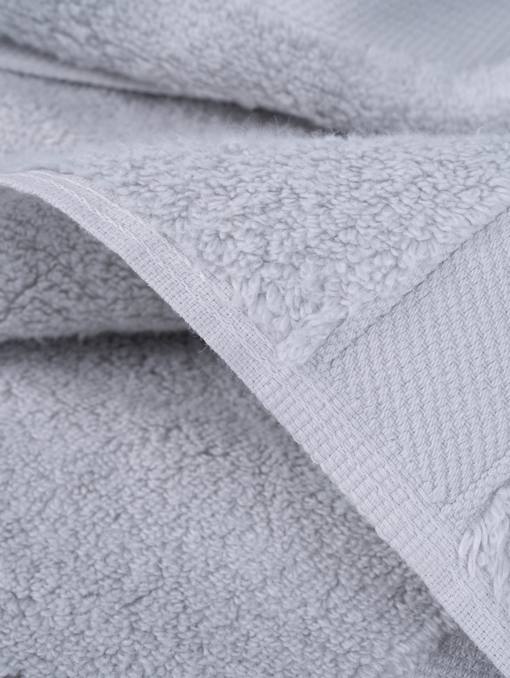Smoke Grey zero-twist cotton bath towel, 28x52 inches – additional view