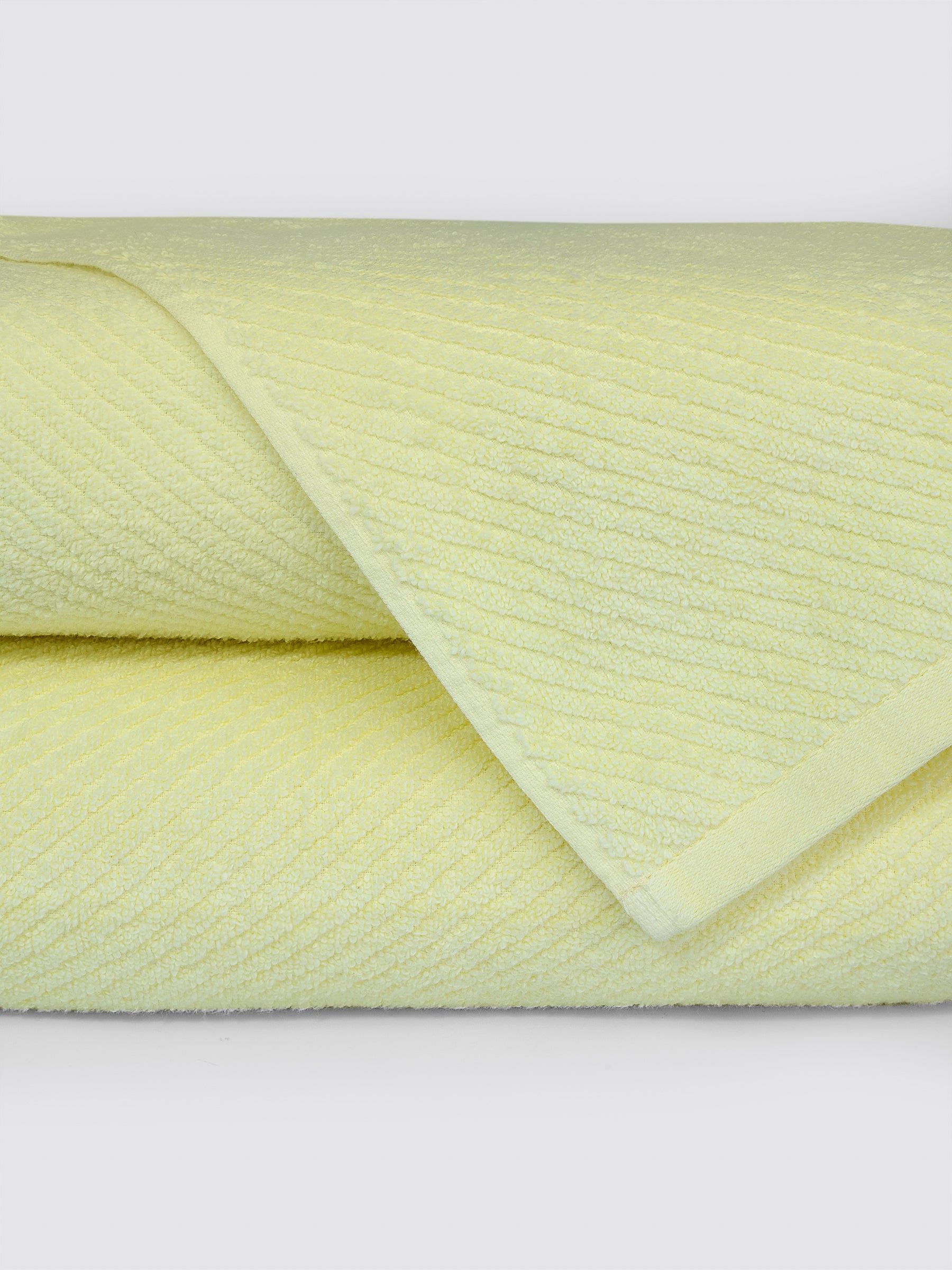 Lime zero-twist cotton oversized bath sheet towel, pack of 2, 30x62 inches – product detail view